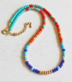 Ketting Miyuki rocaille kralen rood-turkoois-oranje-blauw-goud, 44cm.