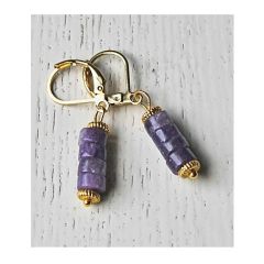 Oorbellen 4 schijfjes amethist, goudkleurige schijfjes. Rvs goldplated sluiting