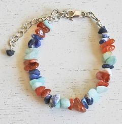 Armband splitkralen carneool, amazoniet en sodaliet. 