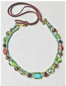 Dubbele ketting tsjechische facetgeslepen kralen aan suede koord