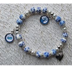 Armband kleine delftsblauwe kralen met bedels en strass