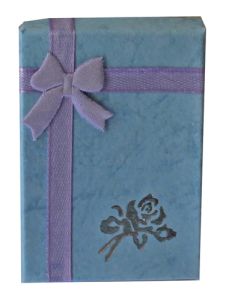 Cadeau doosje voor ketting of hanger, lichtblauw 5x7x2cm. Past niet door de brievenbus.