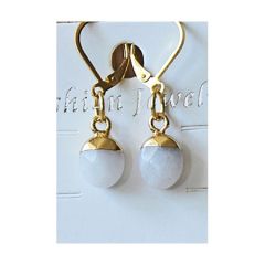 Oorbellen facetgeslepen witte jade met roestvrij stalen goldplated oorhaken