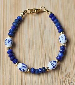 Armband donkerblauwe facetgeslepen Jaspis met delftsblauw