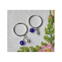 Huggie hoop rvs18mm oorringen, zoetwater pareltje en blauw kraaltje