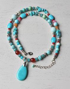 Boho ketting, turkoois, agaat en jade. 60cm.