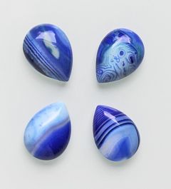 Cabochon druppel Agaat blauw gestreept 18x25mm.