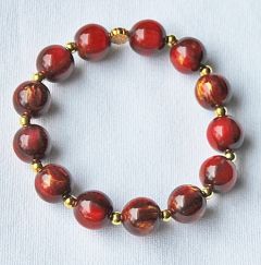 Armband 12mm rood-bruin gevlamde resin kralen