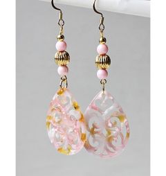 Oorbellen Boho roze druppel met kralen