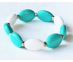 Armband grote ovalen kralen turkoois en wit, 17-19cm