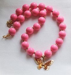 Ketting 14mm DQ ronde kralen met vlinder hanger