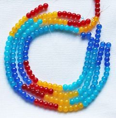 Snoer gemengde kralen 6mm, blauw, geel en rood. Mix snoer 4. Per 50 stuks.