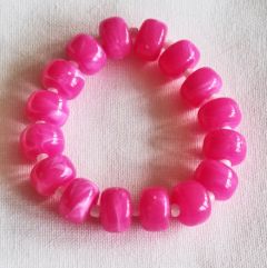 Armband imitatie edelsteen acryl kralen, donker roze met wit.