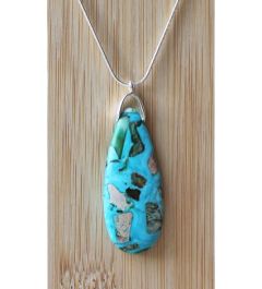 Turkooiskleur composiet hanger 50x20mm aan verzilverde ketting