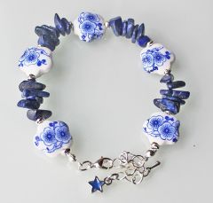 Armband delfstblauwe bloem met Lapis Lazuli split kralen