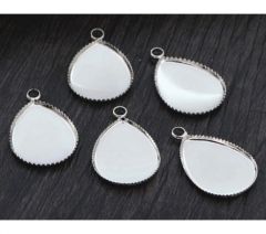 Kastje zilverkleurig voor cabochon 18x25mm, met kartelrandje