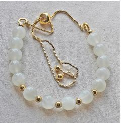 Armband 8mm witte maansteenkralen met schuifknoop