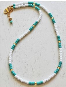 Ketting 4mm Miyuki kralen, turkoois, wit en goudkleur, 45cm
