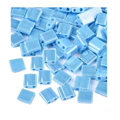 Preciosa tila kraaltjes light sky blue 5mm, per 25 stuks.