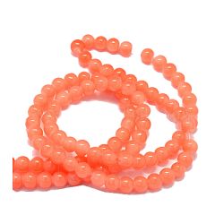 Snoer of zakje ronde licht koraal oranje glaskralen imitatie jade 4.5mm. 