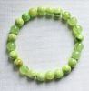Armband 8mm lichtgroene jadekralen, 19cm.