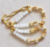 Armband witte Maansteen kralen 6mm met verlengketting en schuifknoop, p/s.