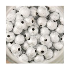 Acryl mat zilverkleurig stardust kraaltjes 4mm. Per 50 stuks.
