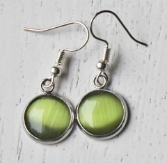 Oorbellen Cat eye hangers olijfgroen 12mm