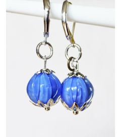 Oorbellen zacht blauwe 12mm glashangers