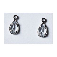 Kristal mini druppelhanger transparant-zilverkleur, 10x5mm. Per stuk.