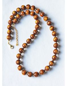 Ketting goud-bruin gevlamde 12mm resin kralen, 53cm