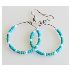 Hoepel oorbellen Miyuki kralen turkoois, blauw en wit. 