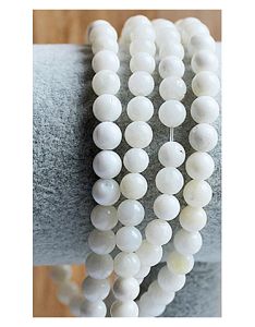 Snoer of zakje schelp kralen wit, rond, 6-7mm. Per 24-26 stuks.