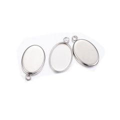Kastje zilverkleurig roestvrij staal voor ovalen cabochon 13x18mm. Per stuk.
