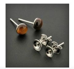 Set oorstekers rhodium met tray voor 6mm cabochon