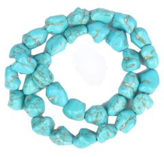 Half snoer onregelmatige Howliet kralen turkoois blauwe kleur.