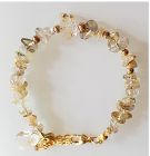 Armband Goudkwarts splitkralen met bedel