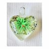 Hanger lampwork wit glazen hart met groene bloem