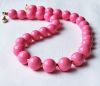 Ketting DQ donker roze 14 en 16mm acrylkralen, 46cm